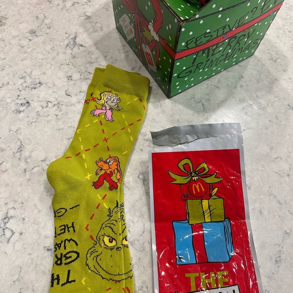 Rare McDonald's Grinch Happy Meal Gift Box with Green Socks - Picture 3 of 3